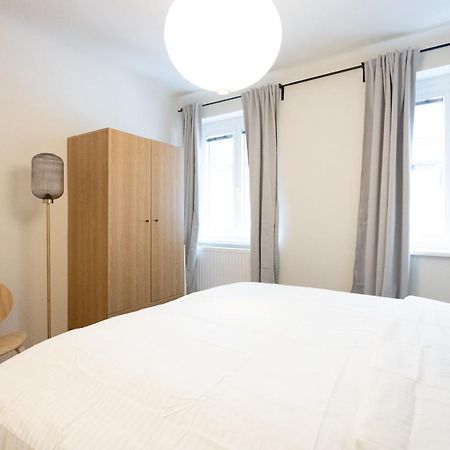 Chic 1-Bed Apt By Canal Walk To Historic Centre Bécs Kültér fotó