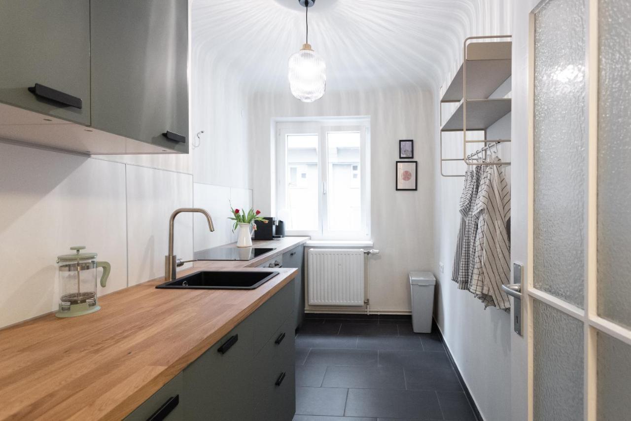 Chic 1-Bed Apt By Canal Walk To Historic Centre Bécs Kültér fotó