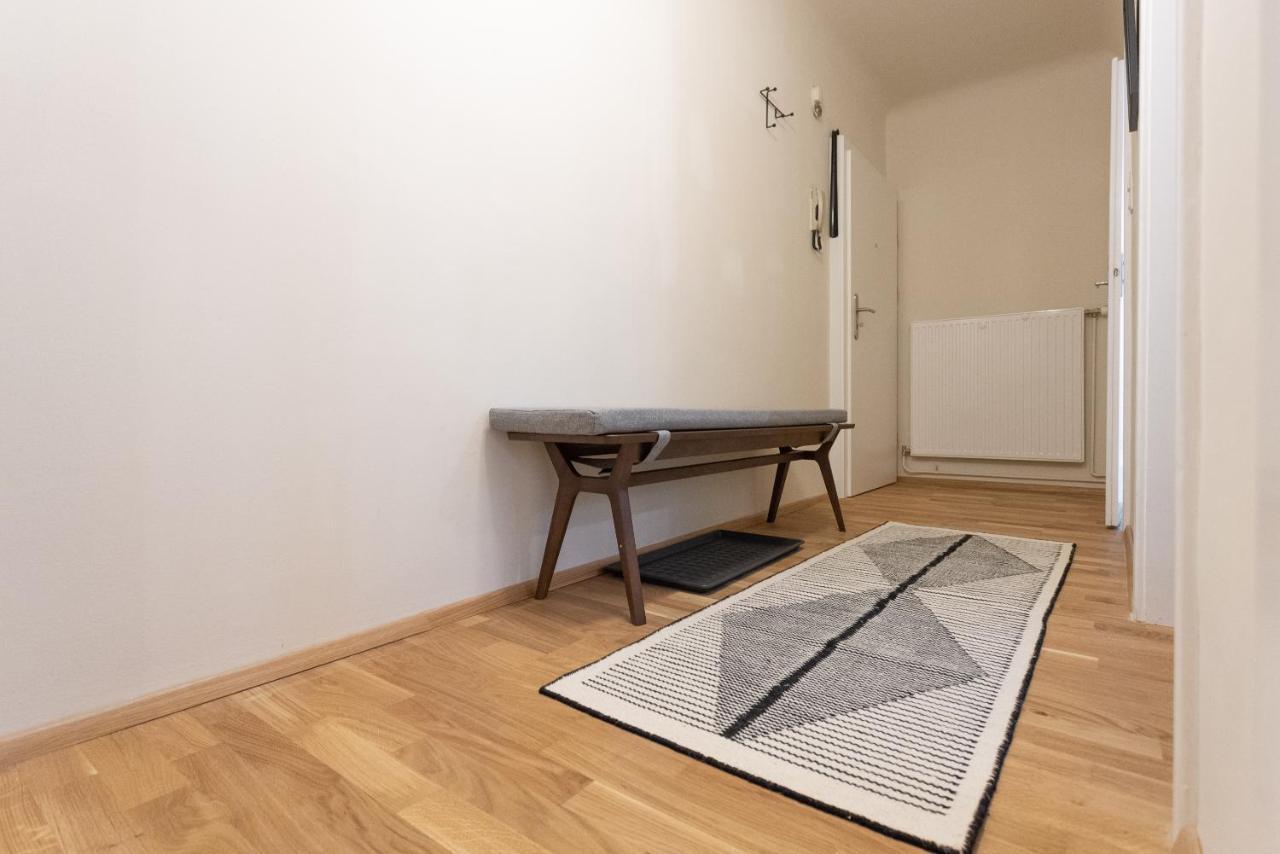 Chic 1-Bed Apt By Canal Walk To Historic Centre Bécs Kültér fotó
